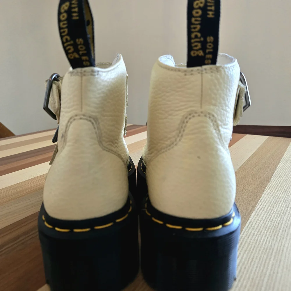 Dr. Martens Devon Ivory Boots with Heart Buckles Like New Condition - Picture 2 of 6